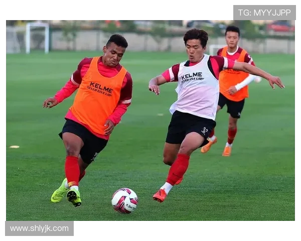 成都网球队包夹战术解析与实战应用探讨