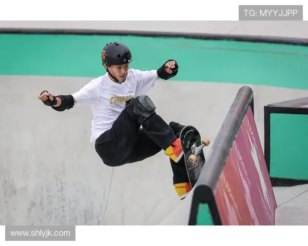 武汉滑板队在滑板精英赛中的团队协作表现分析与点评