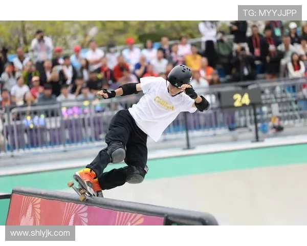 滑板热潮来袭:深入了解上海滑板队的训练与竞技状态 滑板热潮来袭:深入了解上海滑板队的训练与竞技状态