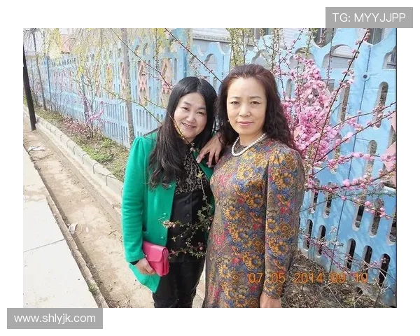 王芳的网球人生揭秘：从青涩少女到职业选手的成长之路