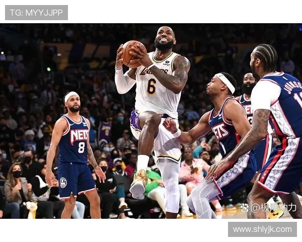 2018年圣诞大战火箭队与雷霆队激烈对决精彩瞬间回顾 2018年圣诞大战火箭队与雷霆队激烈对决精彩瞬间回顾