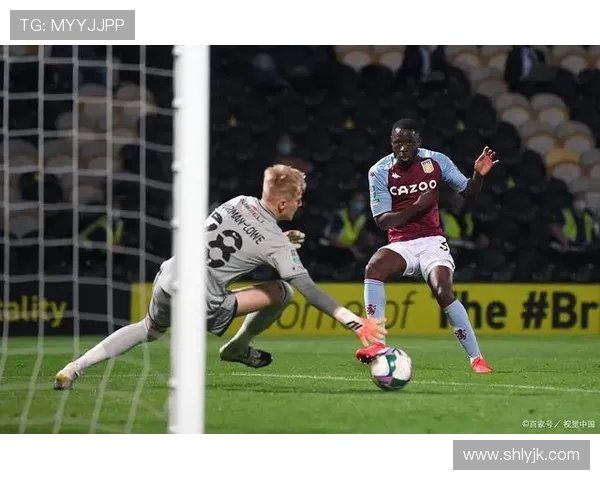 什鲁斯迎战福利特争夺英甲联赛关键三分的激烈对决 什鲁斯迎战福利特争夺英甲联赛关键三分的激烈对决