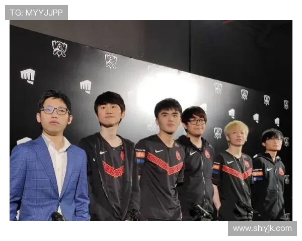 DOTA2战局分析:深入探讨FPX战队的进攻策略与战术布局 DOTA2战局分析:深入探讨FPX战队的进攻策略与战术布局