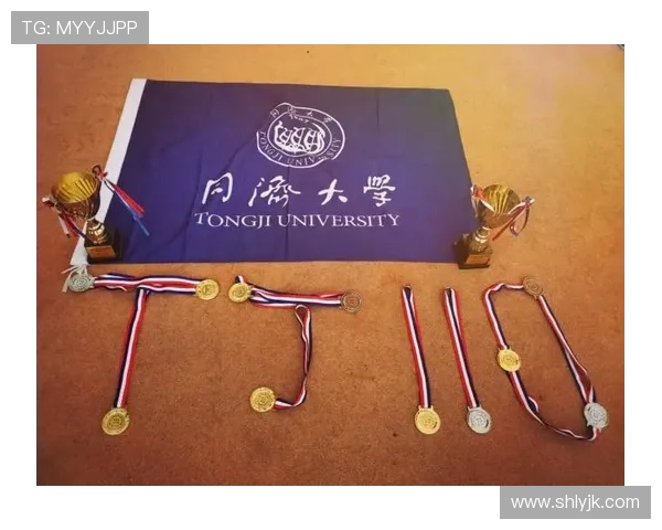 上海攀岩队区域防守策略分析与攀岩热点探讨 上海攀岩队区域防守策略分析与攀岩热点探讨